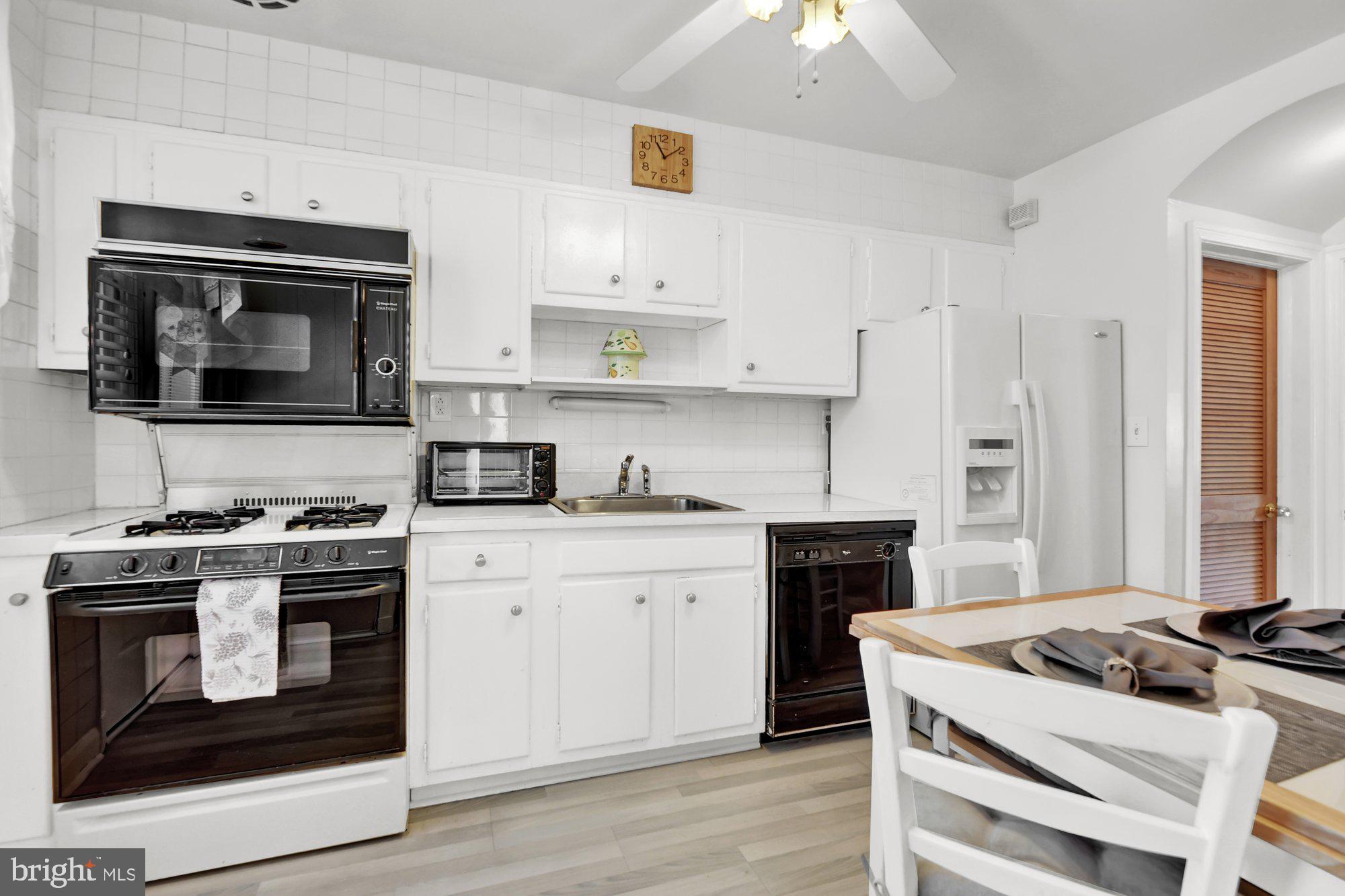 3912 Bareva Road Baltimore, MD 21215 - Photo 11 of 29 Kitchen