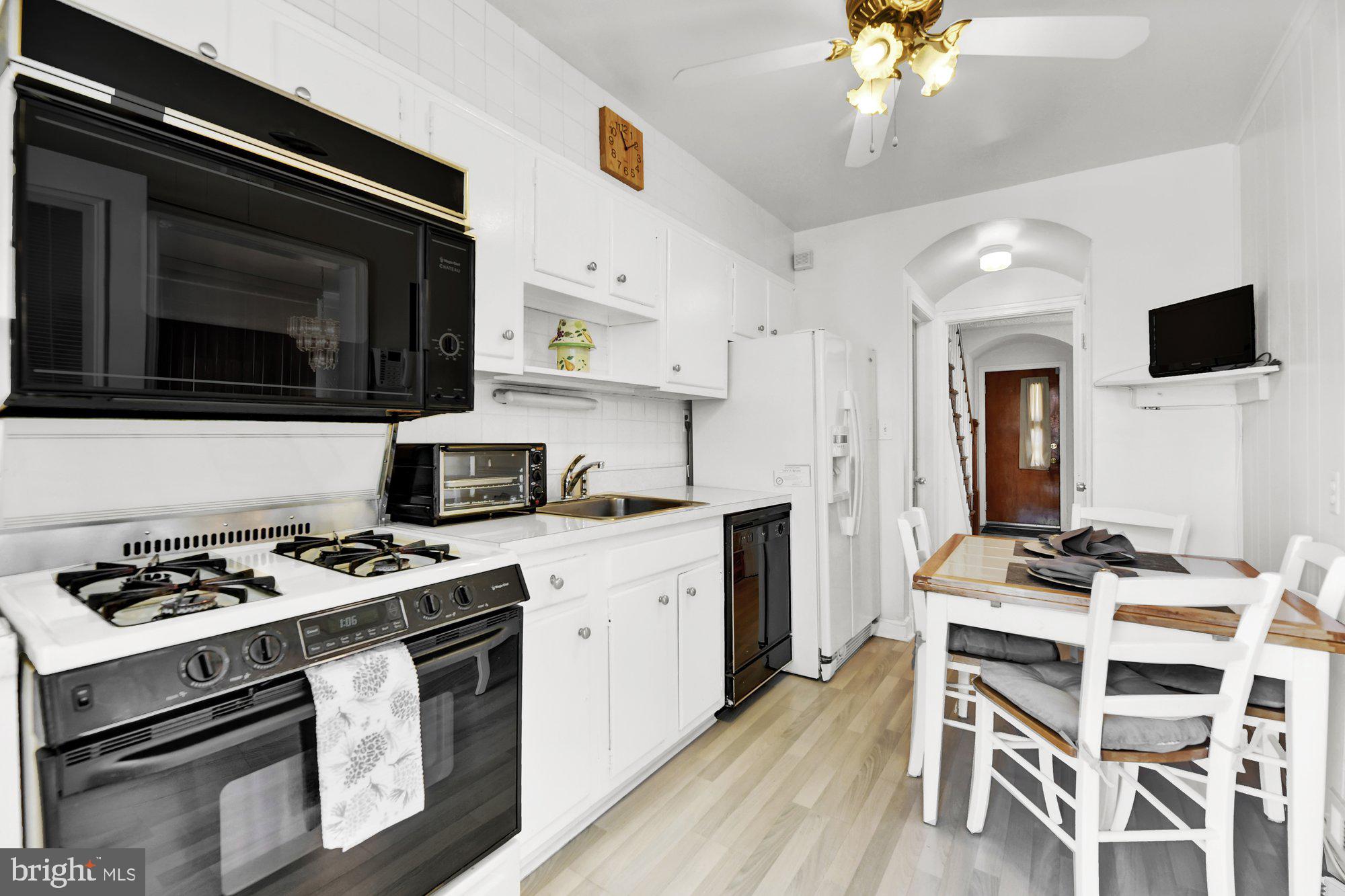 3912 Bareva Road Baltimore, MD 21215 - Photo 12 of 29 Kitchen