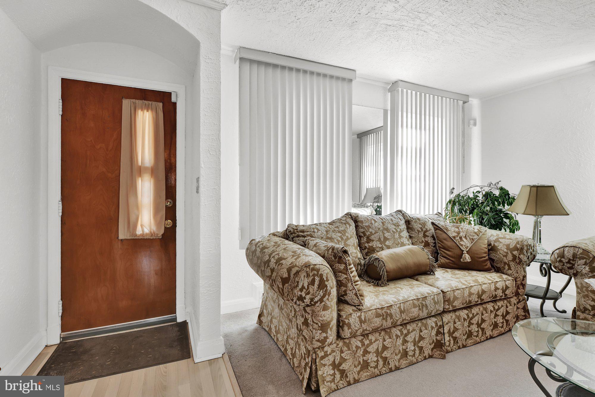 3912 Bareva Road Baltimore, MD 21215 - Photo 3 of 29 Foyer