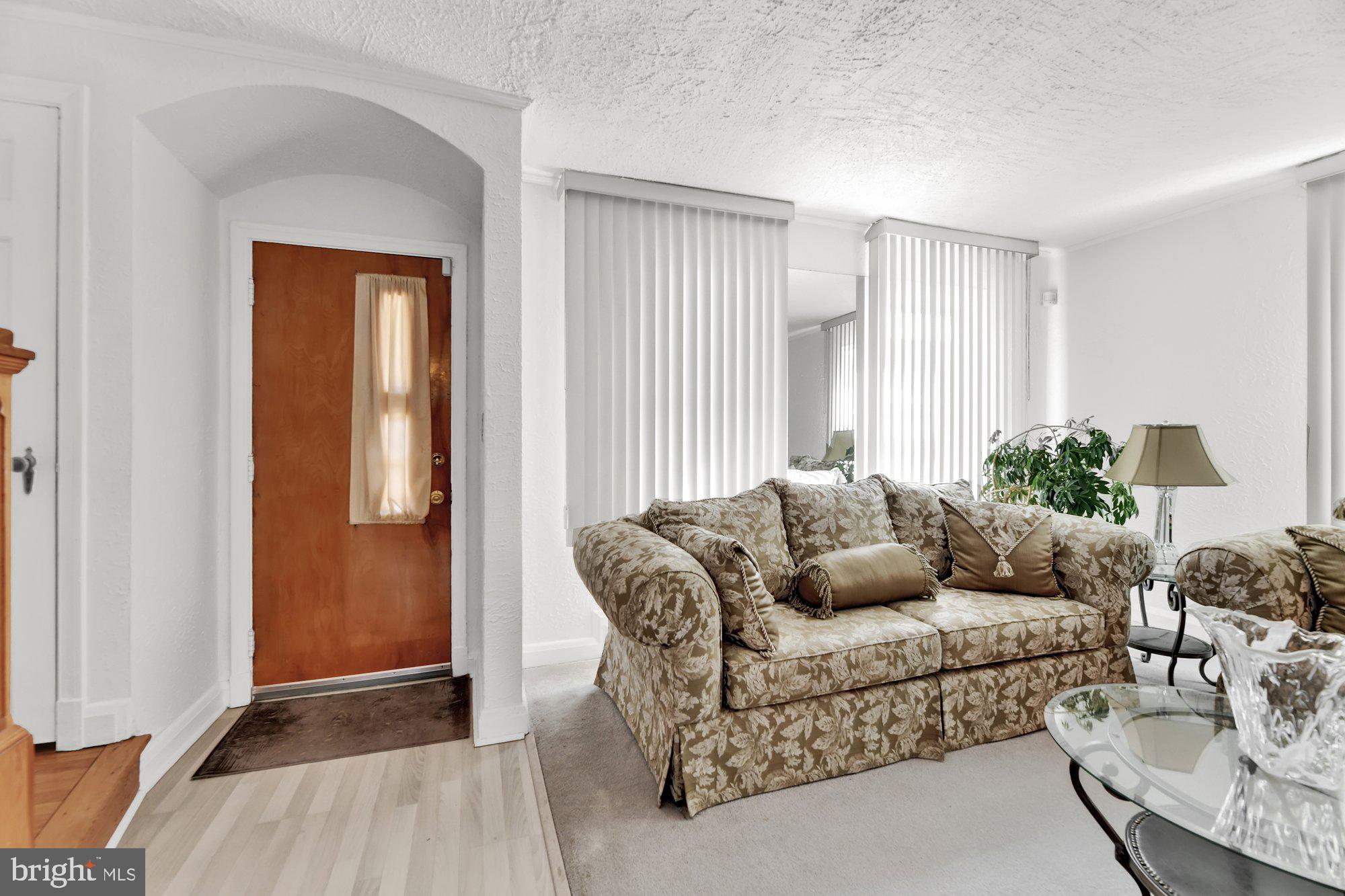 3912 Bareva Road Baltimore, MD 21215 - Photo 4 of 29 Foyer