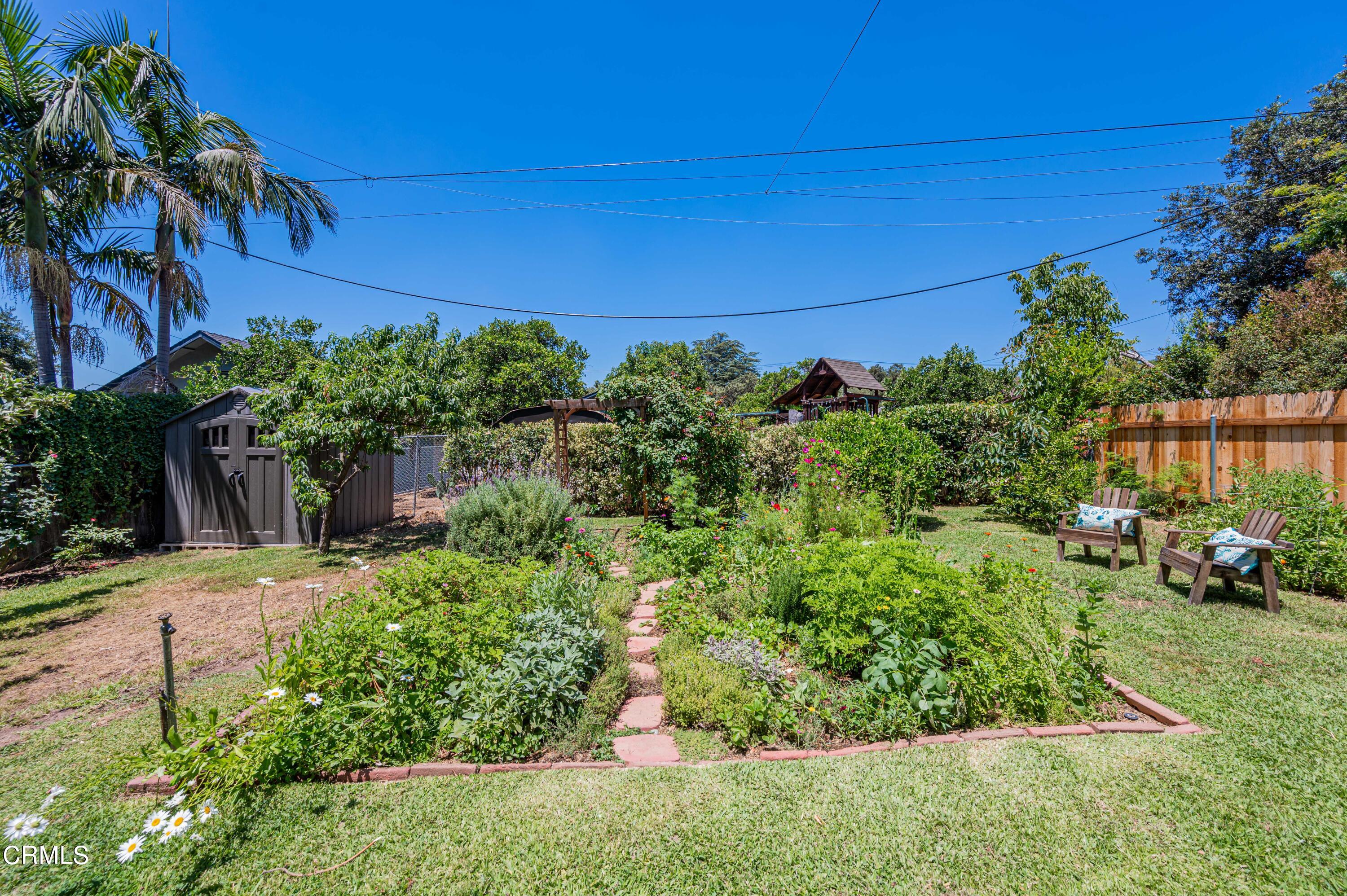1265 North Wilson Avenue Pasadena, CA 91104 - Photo 30 of 48 a view of a garden