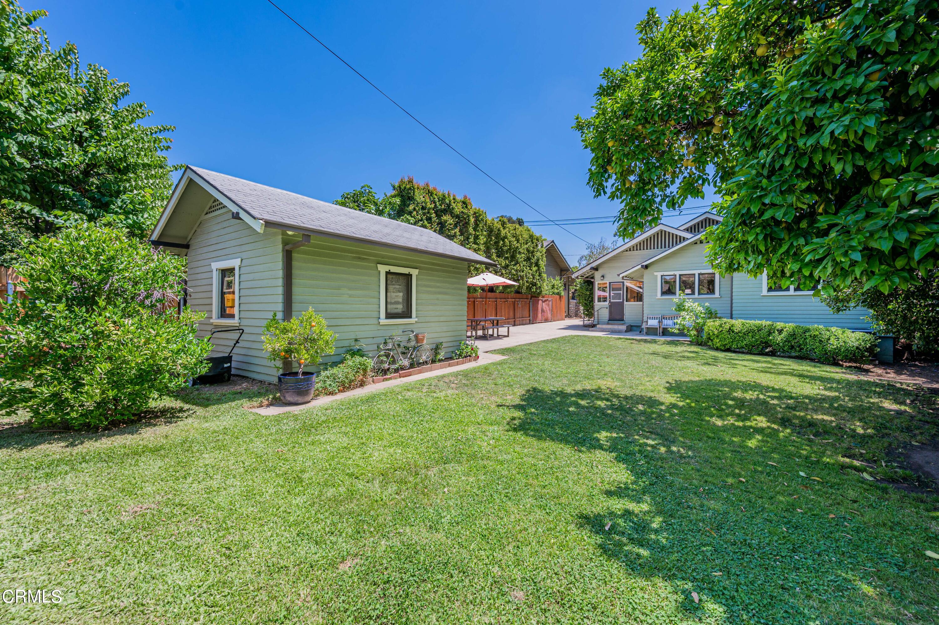 1265 North Wilson Avenue Pasadena, CA 91104 - Photo 35 of 48 a house view with a garden space