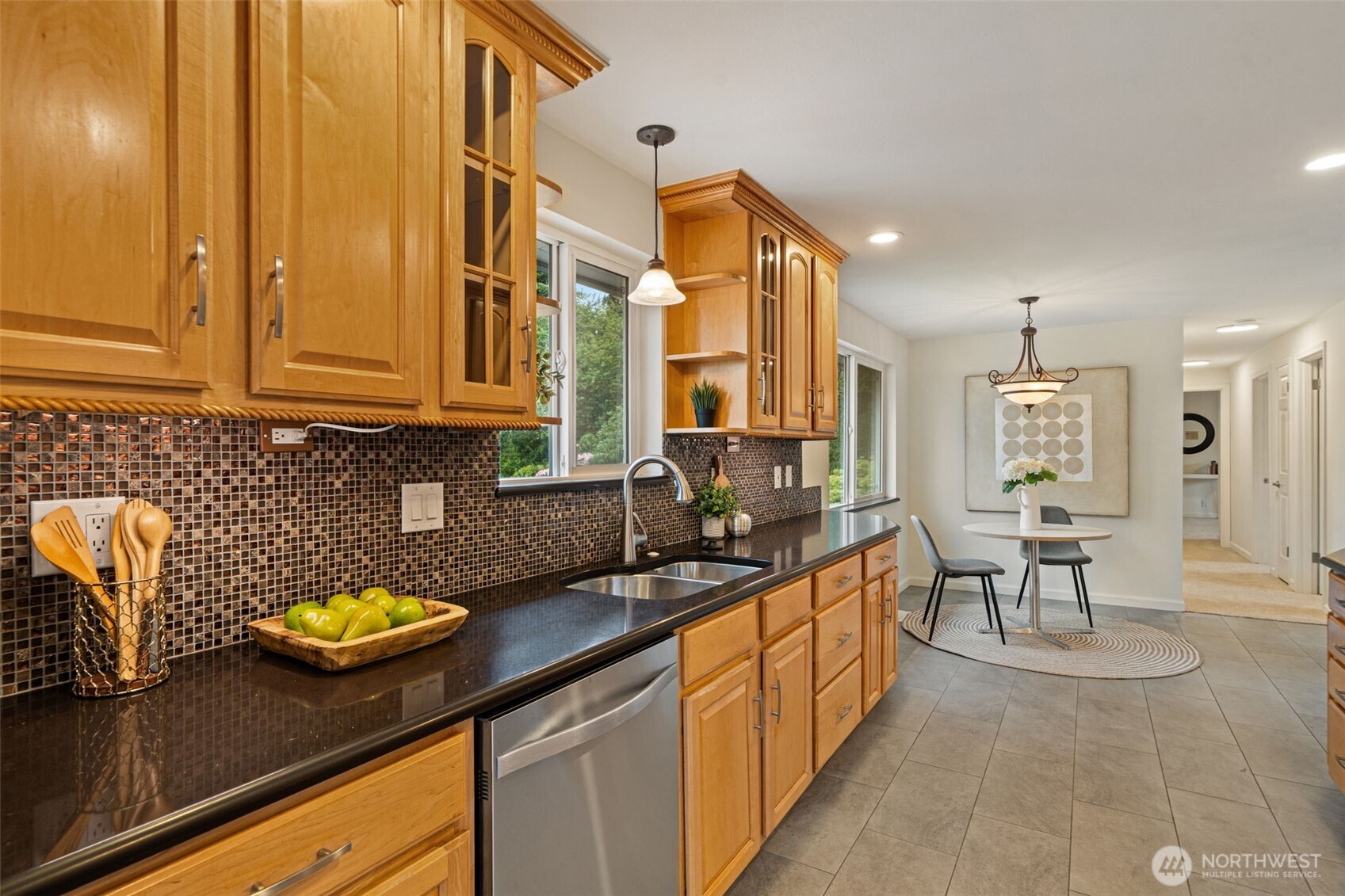 1011 Carol Way Edmonds, WA 98020 - Photo 15 of 40