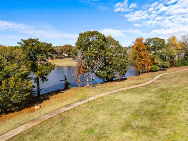 a view of back yard of the house