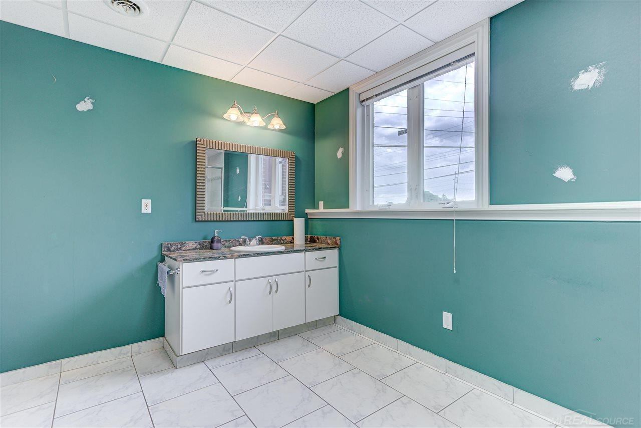 58 Kalhaven Road Rochester Hills, MI 48307 - Photo 45 of 46