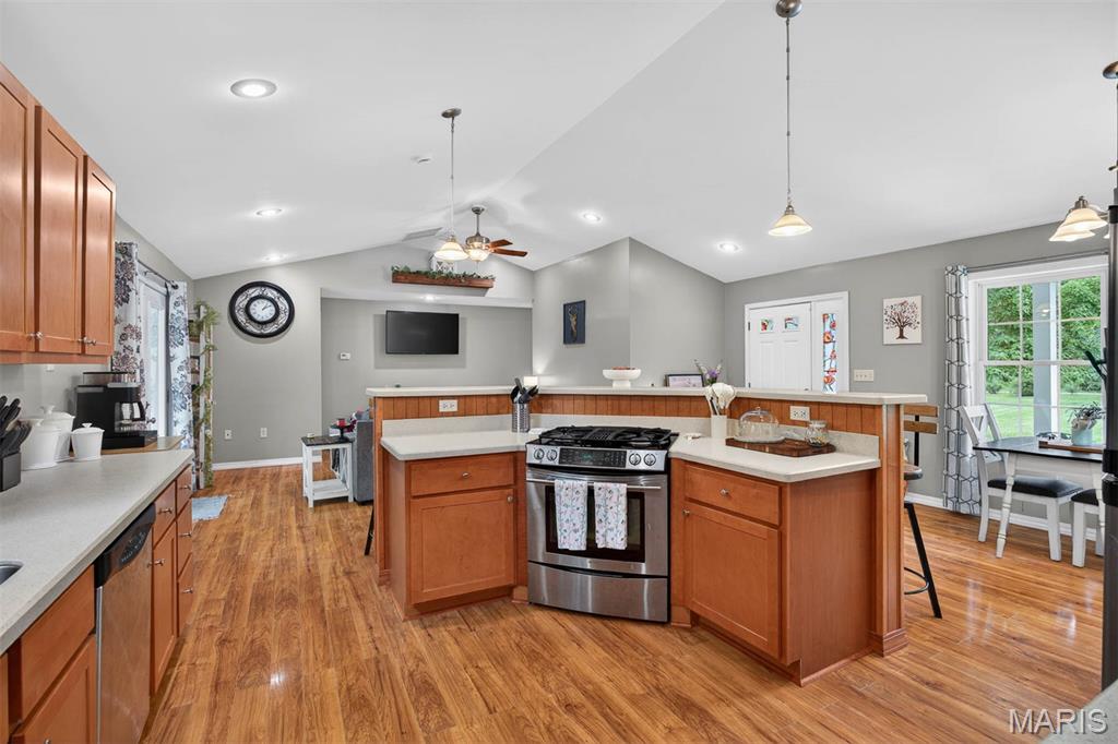588 Deerfield Road Walnut Hill, IL 62893 - Photo 12 of 46
