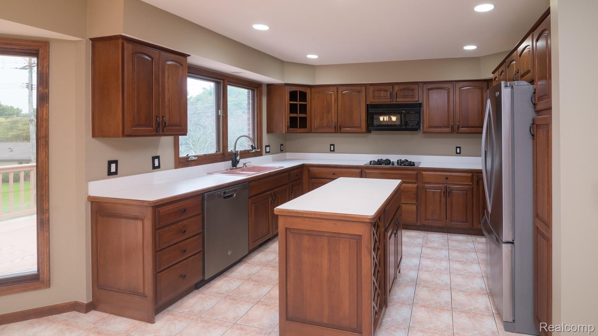 2632 Mcclintock Road Bloomfield Hills, MI 48302 - Photo 18 of 39 046__22.jpg