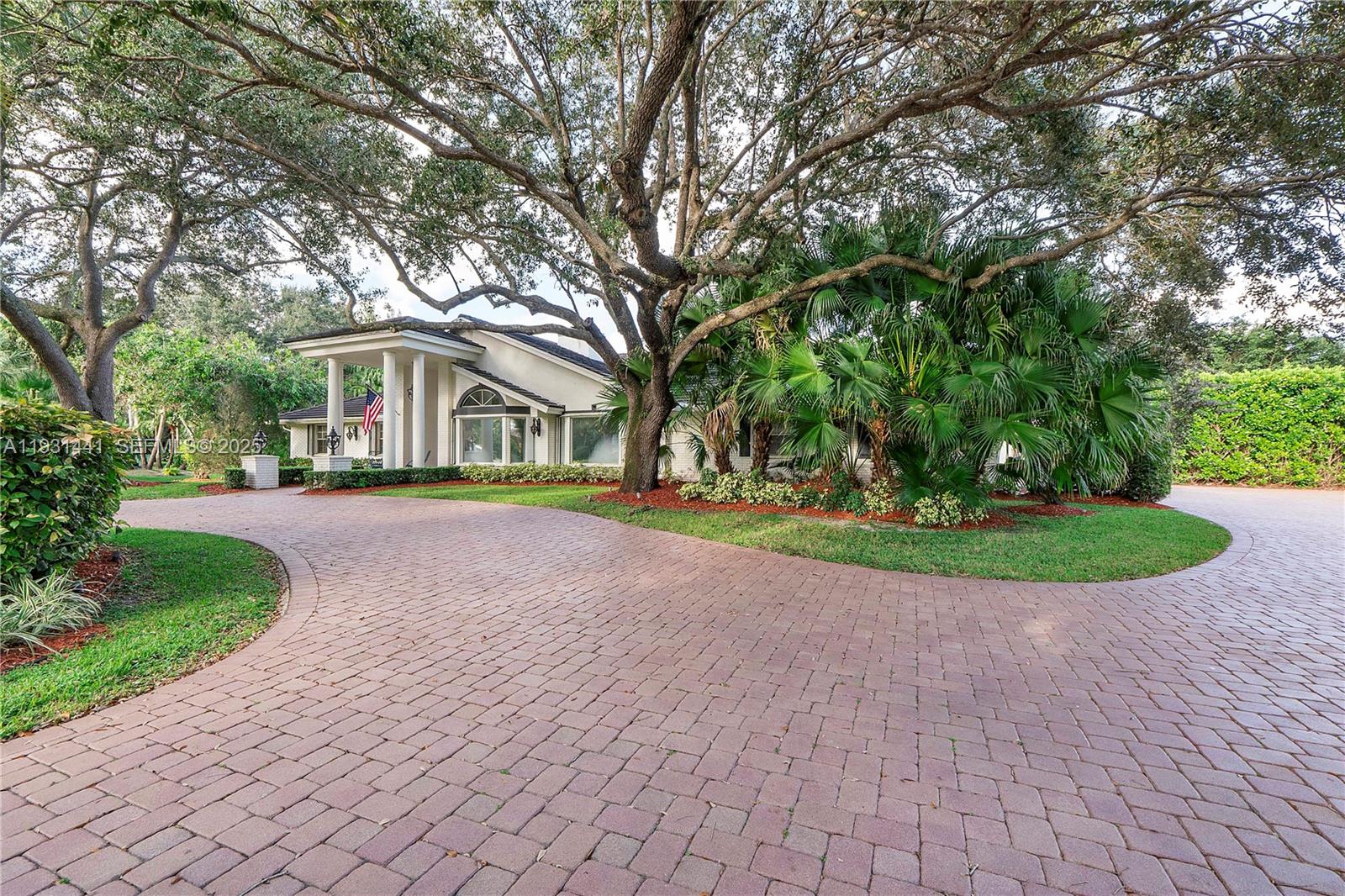 8020 Northwest 47th Drive Coral Springs, FL 33067 - Photo 9 of 83 Circular Driveway
