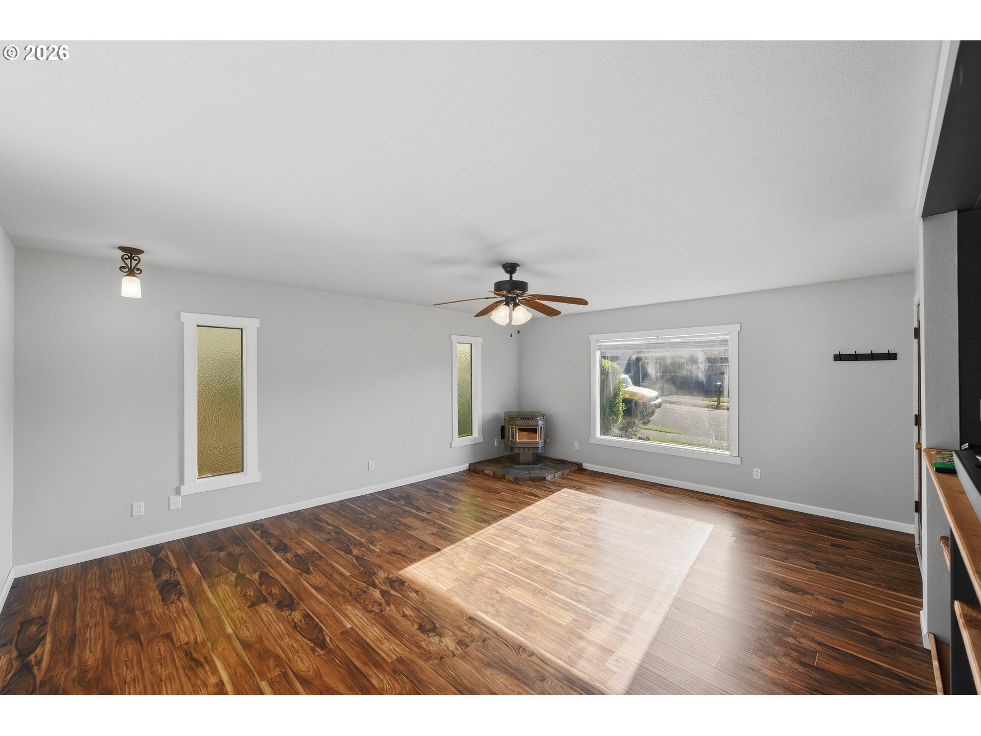 1707 Hayes Street North Bend, OR 97459 - Photo 7 of 42