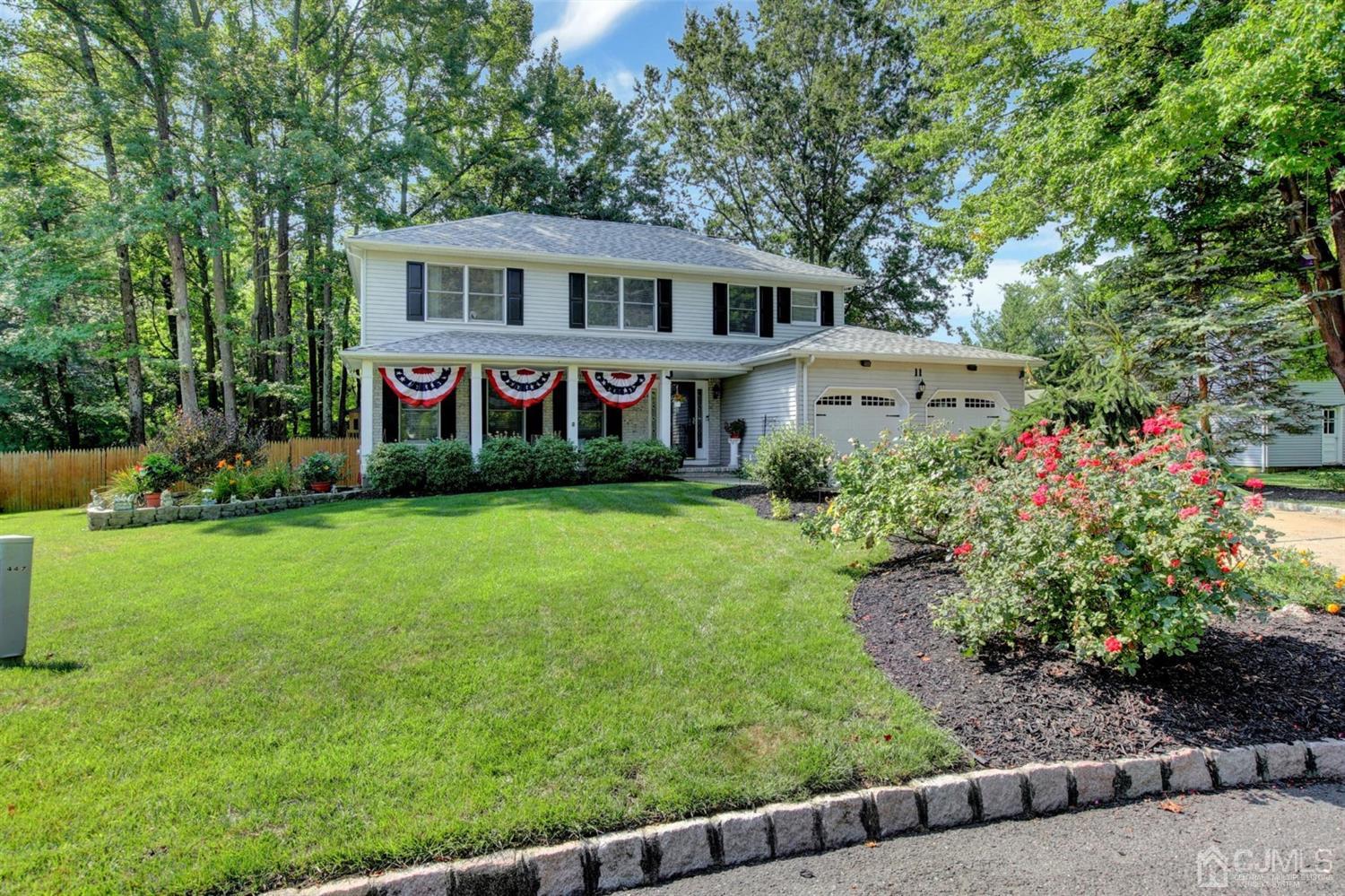 11 Walnut Court Old Bridge, NJ 07747 - Photo 2 of 32 a front view of a house with garden