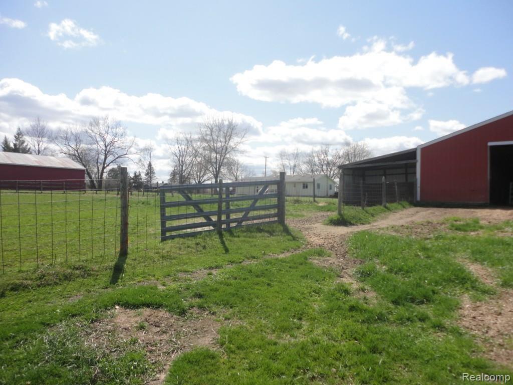 10385 Sharp Road Swartz Creek, MI 48473 - Photo 14 of 29 051.jpg