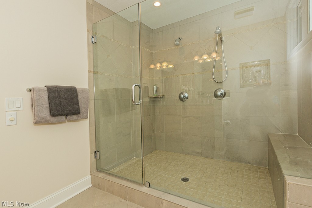 12486 Cedar Road Cleveland, OH 44106 - Photo 16 of 25