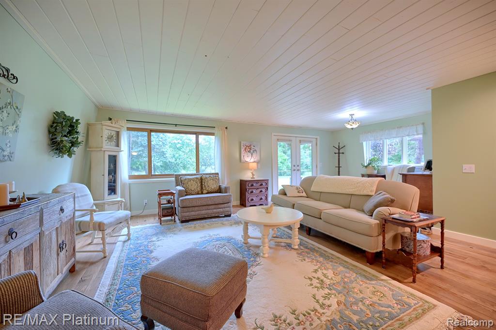 5799 Warner Road Fowlerville, MI 48836 - Photo 7 of 40