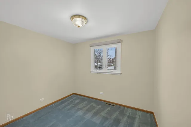 $293,000 | 17954 West Big Oaks Road, Grayslake, IL 60030