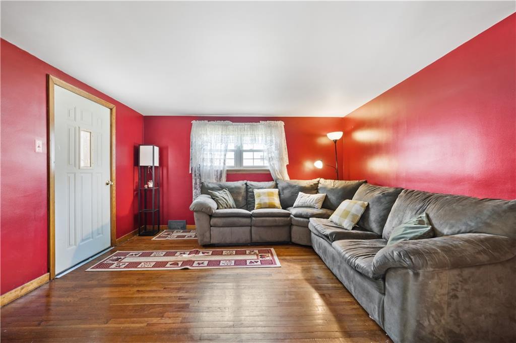 792 4th Street Rochester, PA 15074 - Photo 3 of 20