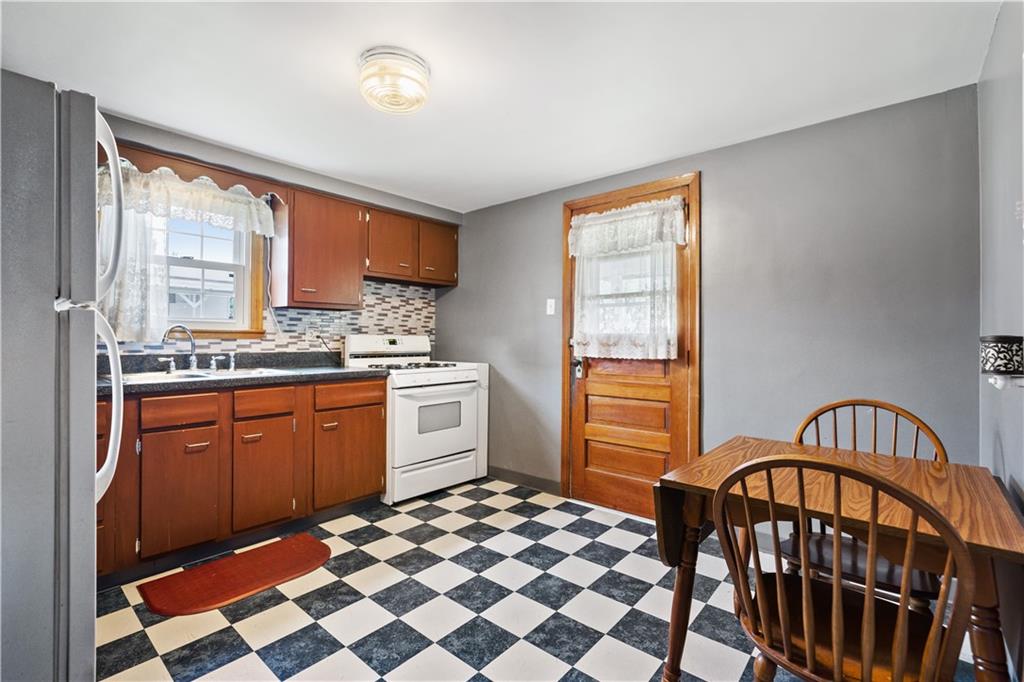 792 4th Street Rochester, PA 15074 - Photo 8 of 20