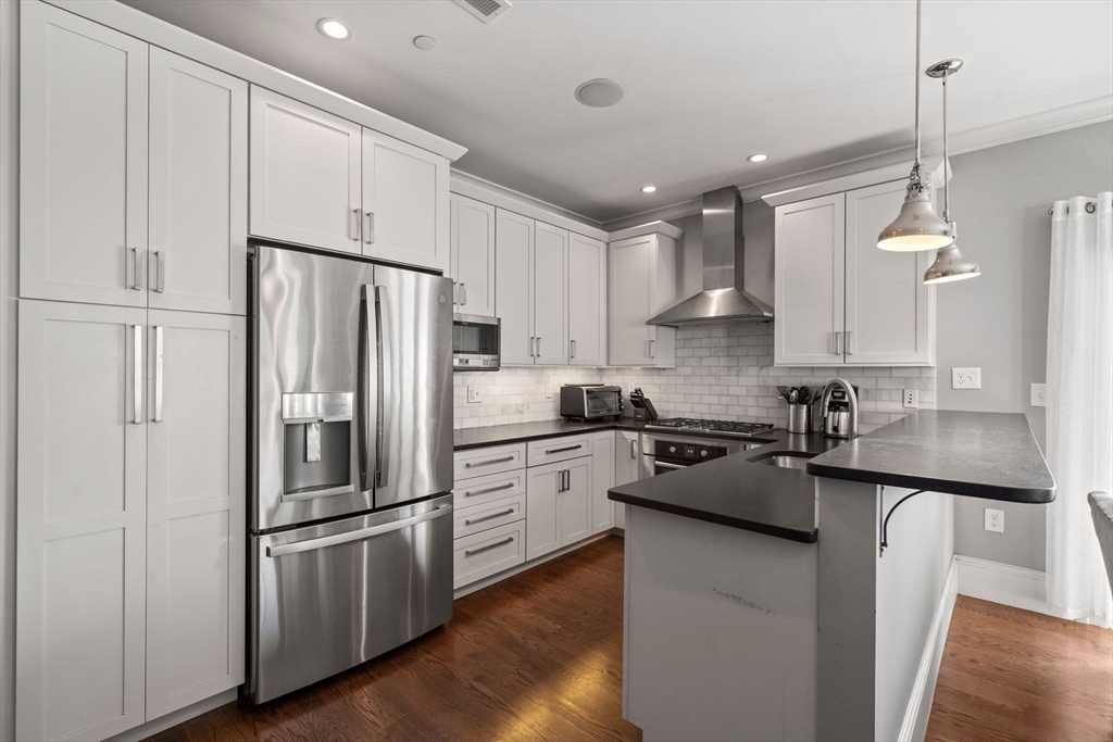 11 Howell Street, Unit 2 Boston, MA 02125 - Photo 3 of 25