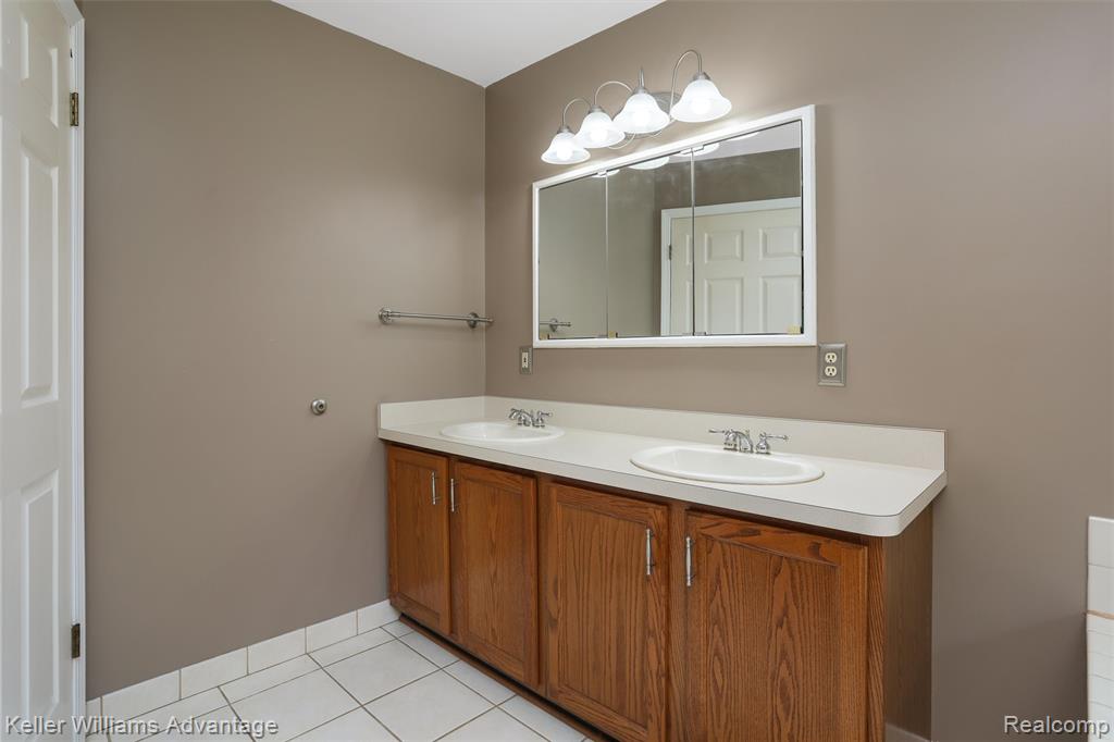 26855 King Road Romulus, MI 48174 - Photo 17 of 40