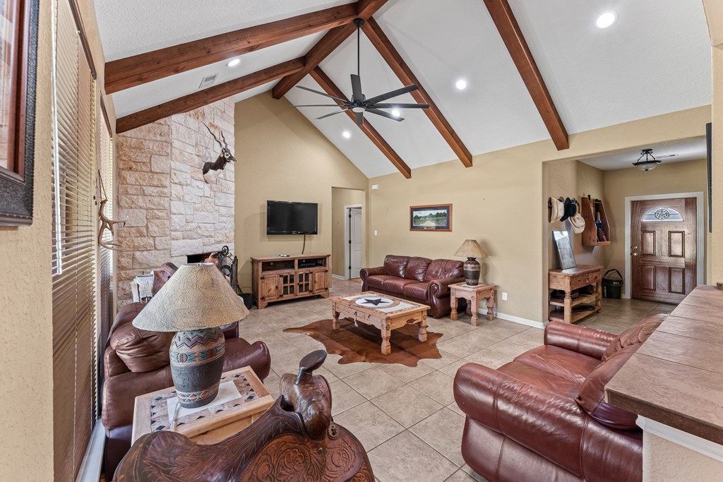 714 Alamo Road Fredericksburg, TX 78624 - Photo 6 of 31 Gallery Image 6