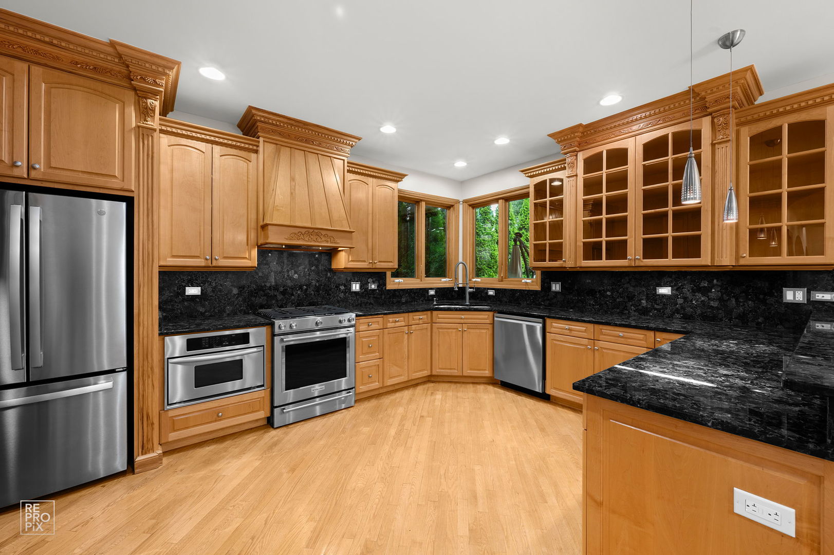 1017 Red Oak Street Addison, IL 60101 - Photo 11 of 36