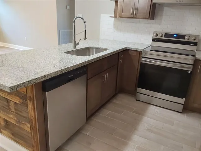 $2,000 | 409 East Prosper Street, Chalmette, LA 70043