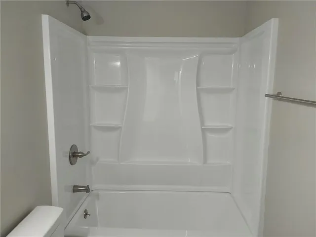 $2,000 | 409 East Prosper Street, Chalmette, LA 70043