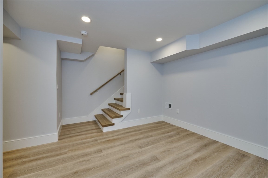 123 Fuller Street, Unit B Brookline, MA 02446 - Photo 35 of 41