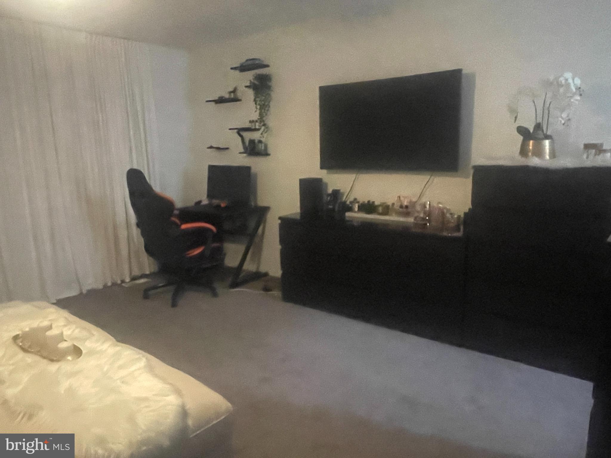 24 Wilcox Court Silver Spring, MD 20906 - Photo 12 of 35 Master suite