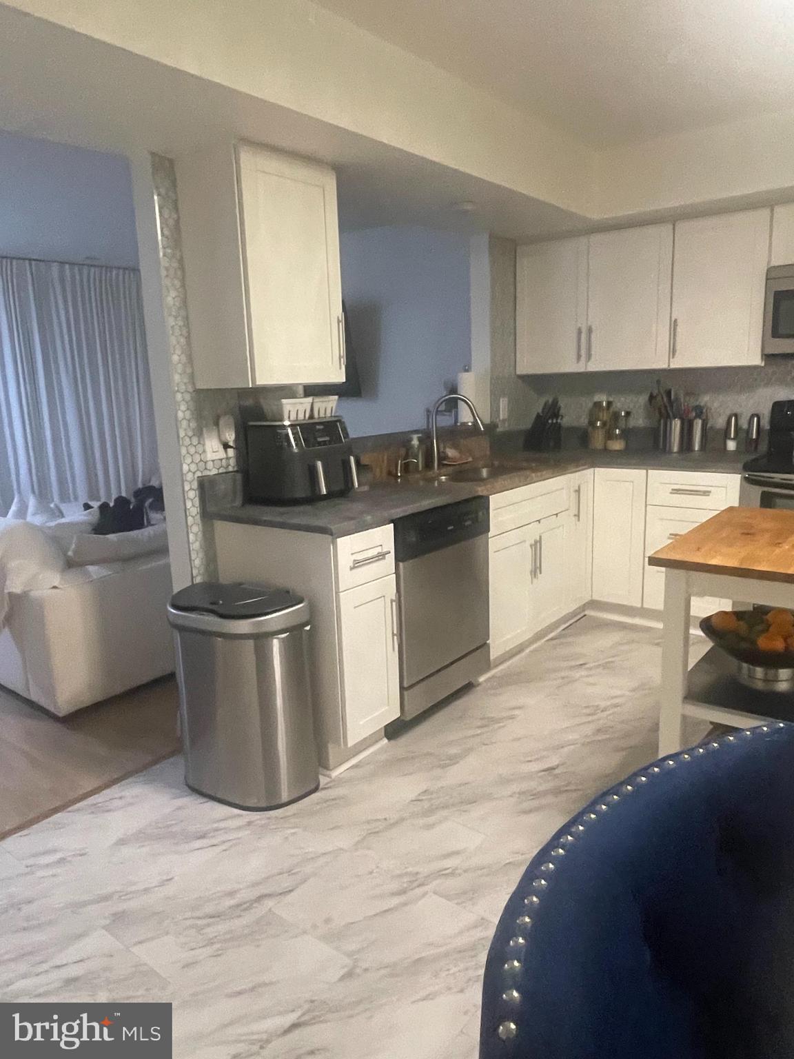 24 Wilcox Court Silver Spring, MD 20906 - Photo 5 of 35 Table space Kitchen