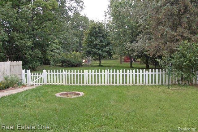 250 East Romeo Road Oakland, MI 48363 - Photo 10 of 16 Back Yard