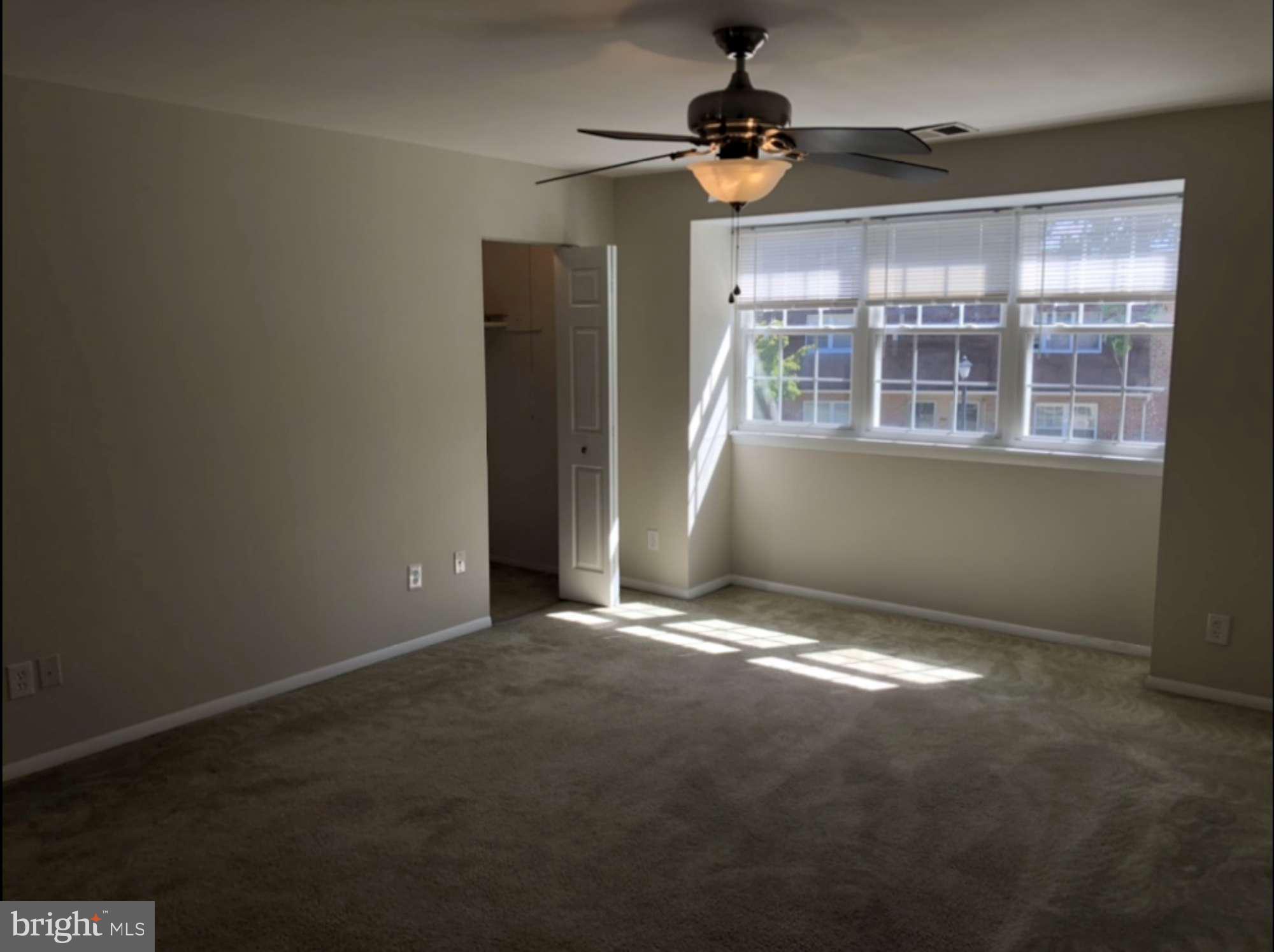 84 Eaves Mill Road Medford, NJ 08055 - Photo 5 of 20 Living Room