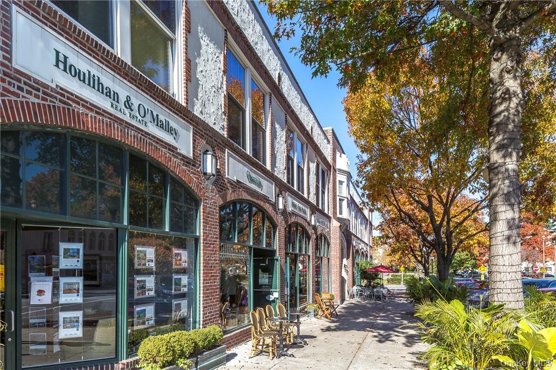 1 Cedar Street, Unit 2A Bronxville, NY 10708 - Photo 21 of 28 Village Shopping