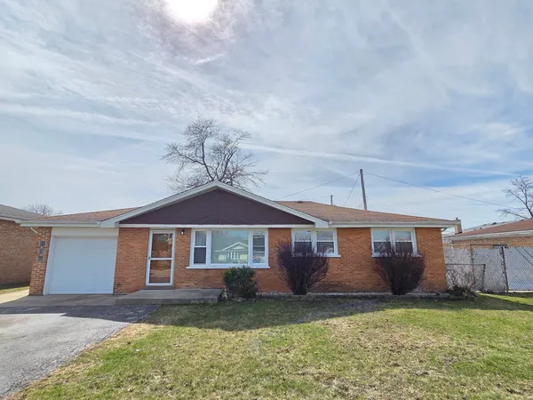 $3,000 | 7841 74th Street, Bridgeview, IL 60455
