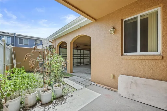 $2,100 | 2050 Island Walk Drive, Orlando, FL 32824