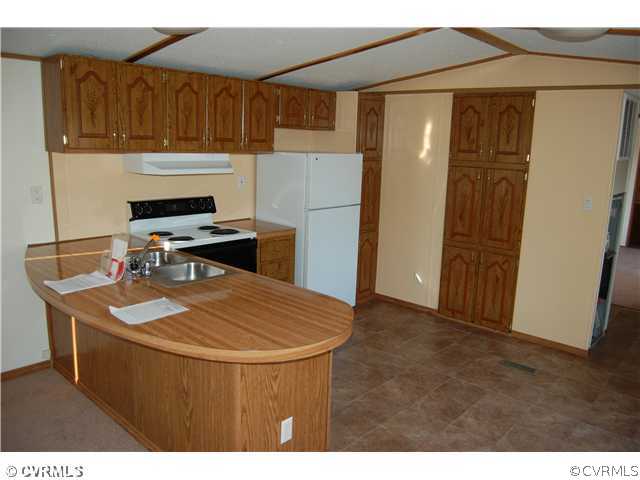 11051 Genito Road Amelia Court House, VA 23002 - Photo 8 of 12 Kitchen