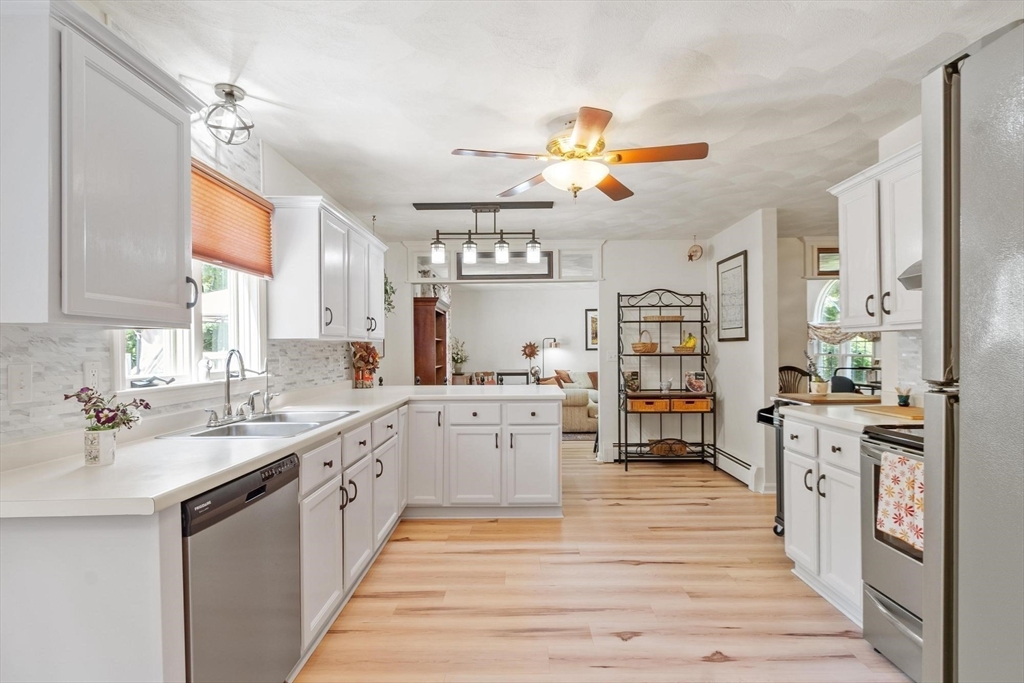 103 Warren Road Townsend, MA 01469 - Photo 5 of 28