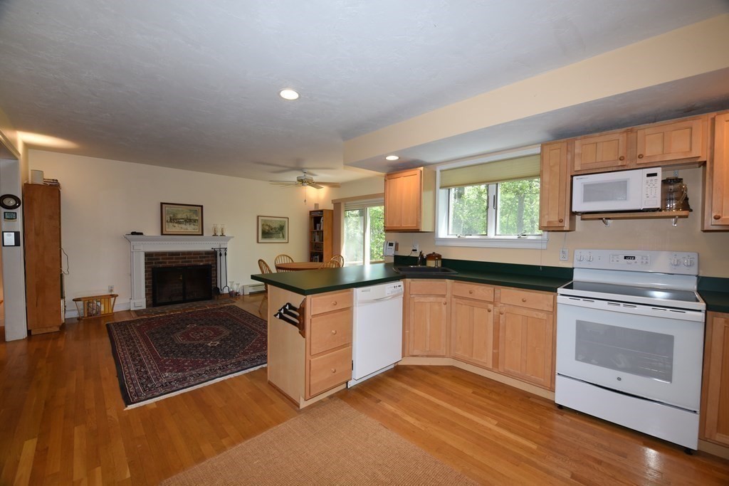 261 Gannett Road Scituate, MA 02066 - Photo 11 of 42 Gallery Image 11
