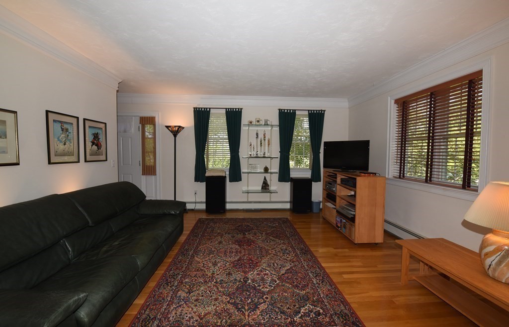 261 Gannett Road Scituate, MA 02066 - Photo 5 of 42 Gallery Image 5