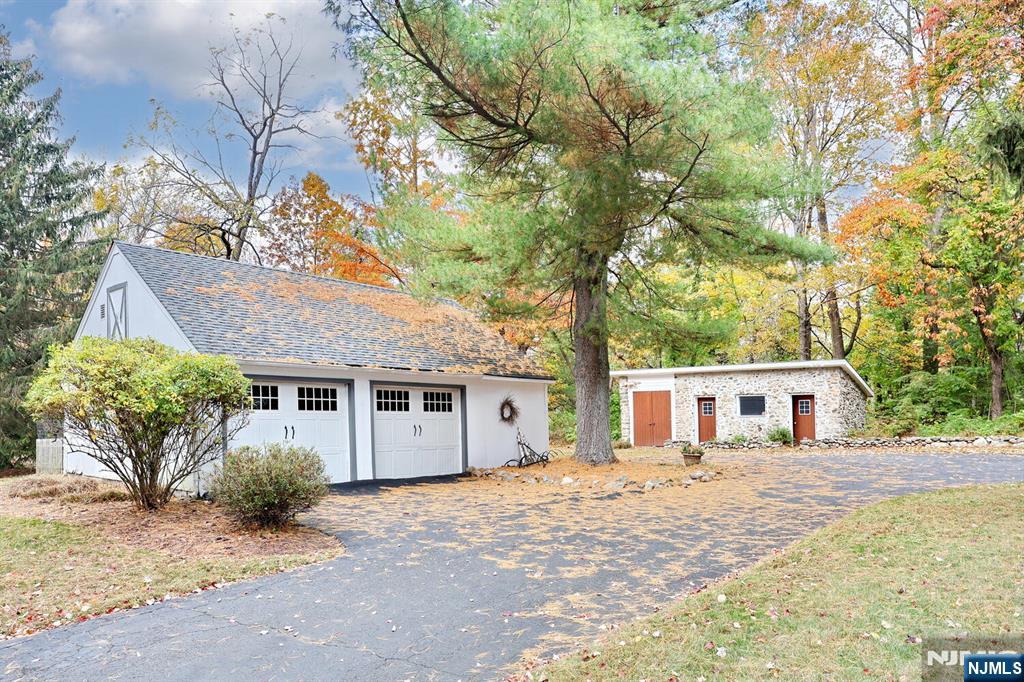 20 Spring Valley Road Montvale, NJ 07645 - Photo 29 of 33