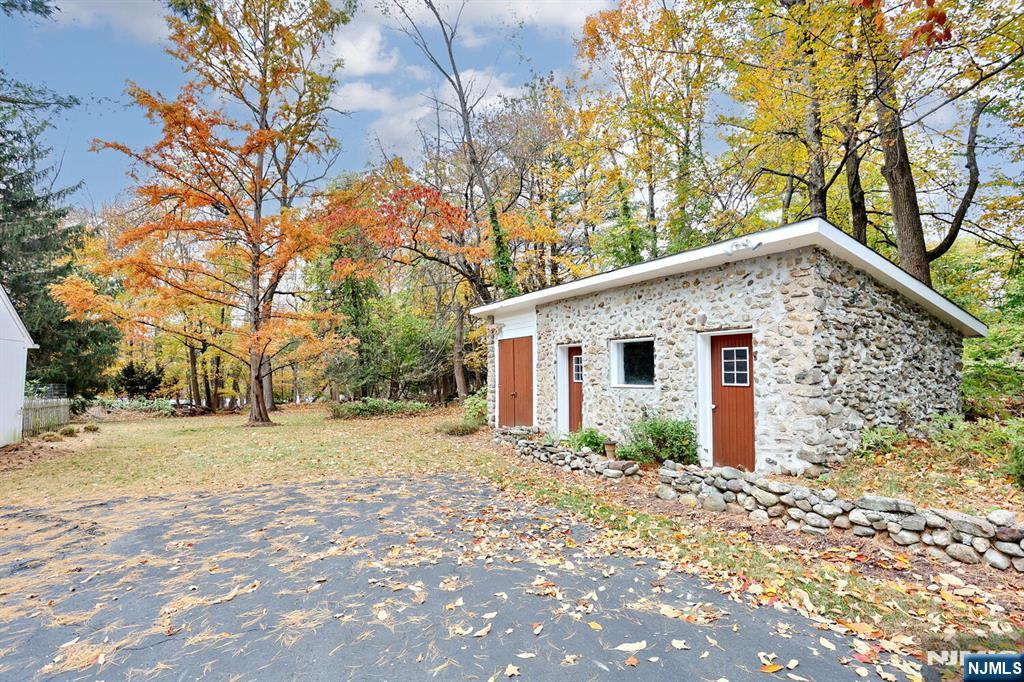 20 Spring Valley Road Montvale, NJ 07645 - Photo 30 of 33