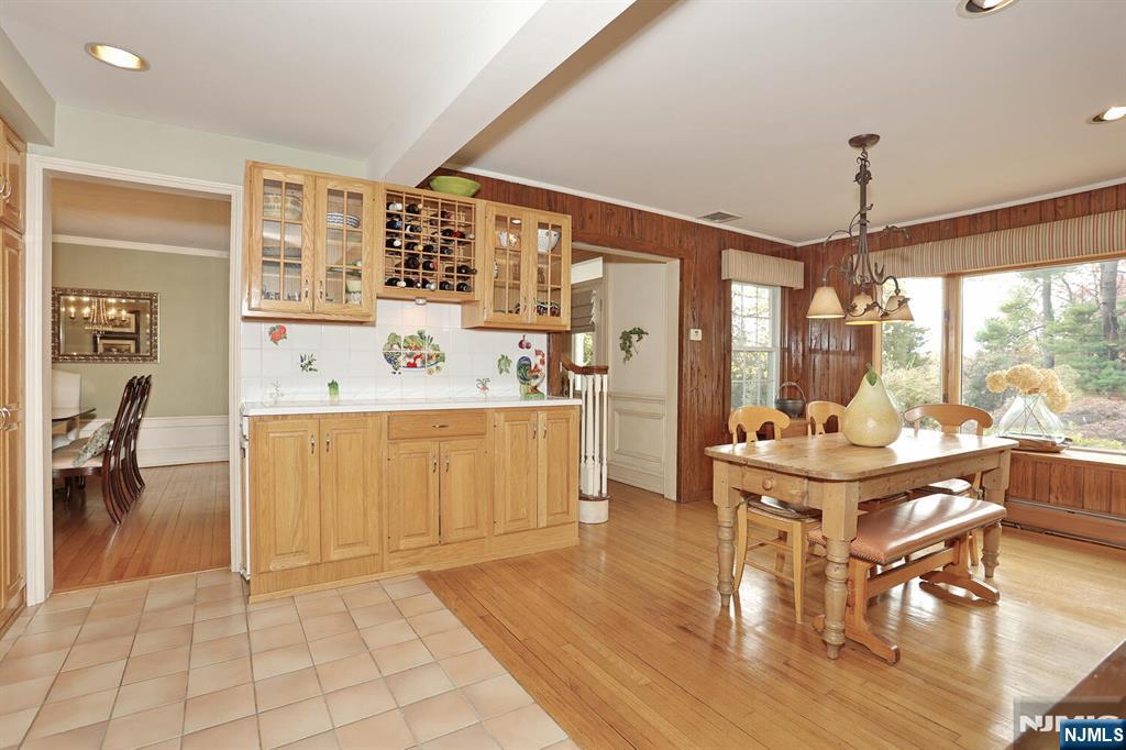 20 Spring Valley Road Montvale, NJ 07645 - Photo 4 of 33