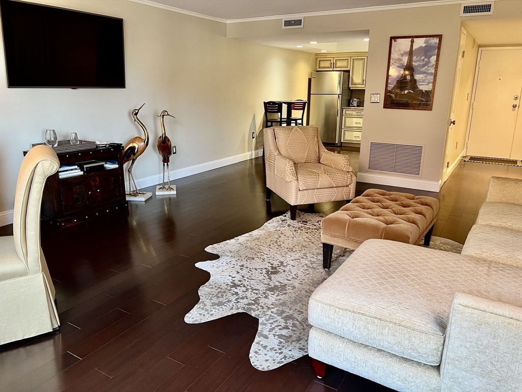 404 Paradise Road, Unit 1D Swampscott, MA 01907 - Photo 13 of 36