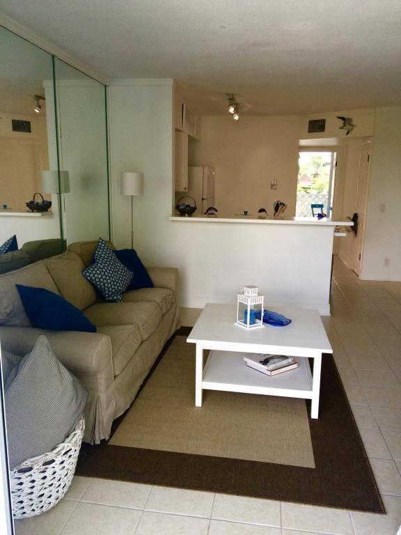 55 Northeast Spanish Trail, Unit 2020 Boca Raton, FL 33432 - Photo 7 of 18 GREAT ROOM