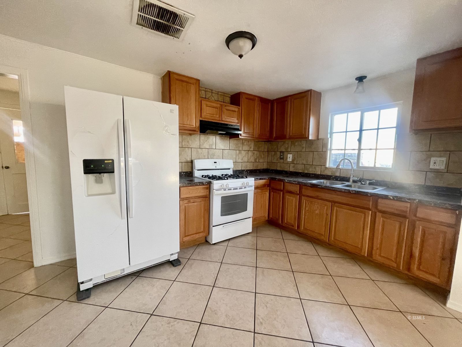 120 West Haloid Avenue Ridgecrest, CA 93555 - Photo 5 of 21
