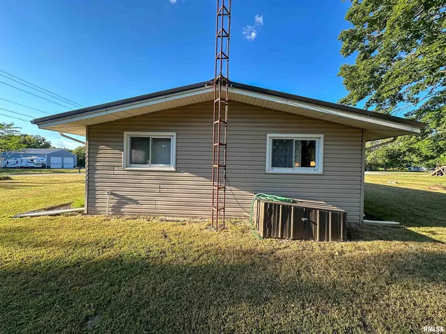 $185,000 | 14930 County Road 1600 East, Teutopolis, IL 62467