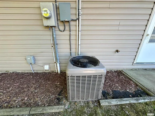 $185,000 | 14930 County Road 1600 East, Teutopolis, IL 62467