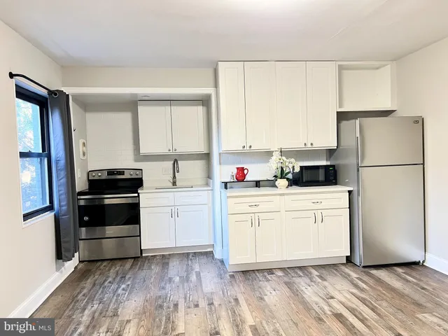 $1,500 | 7404 Columbia Avenue, Unit 2, College Park, MD 20740