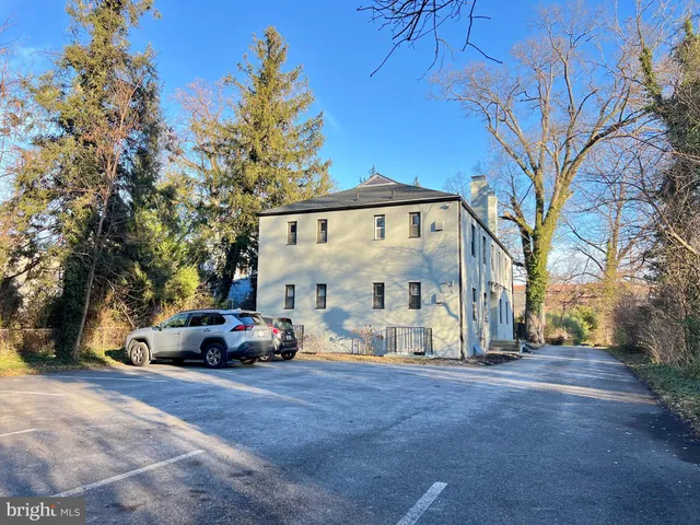 $1,500 | 7404 Columbia Avenue, Unit 2, College Park, MD 20740