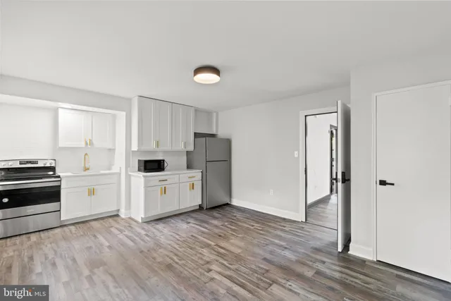 $1,500 | 7404 Columbia Avenue, Unit 2, College Park, MD 20740