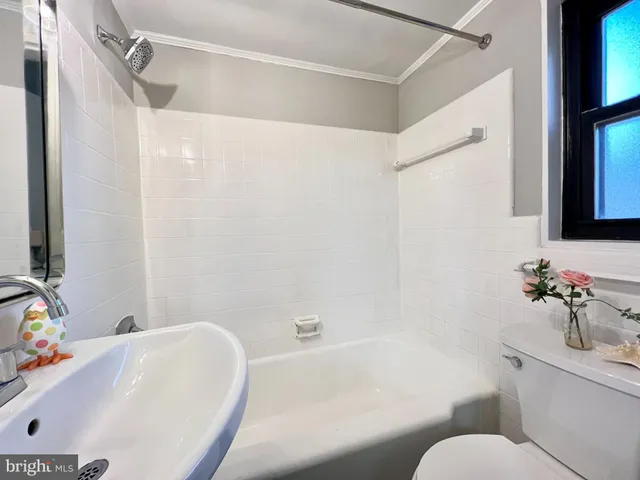 $1,500 | 7404 Columbia Avenue, Unit 2, College Park, MD 20740